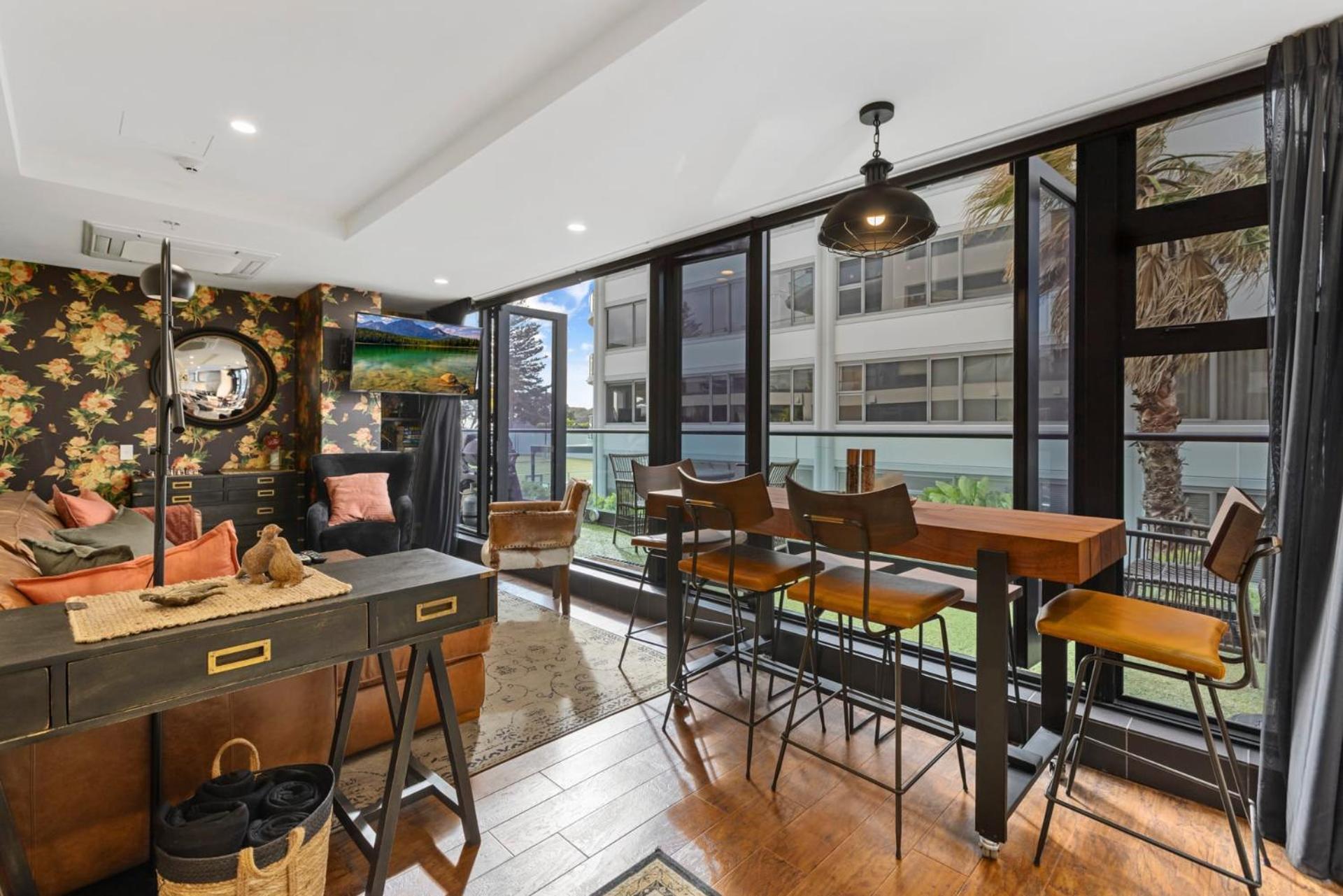 Marvelous Downtown Apartment Moments From Main Beach With Heated Pool, Gym And Parking เมาท์มองานุย ภายนอก รูปภาพ