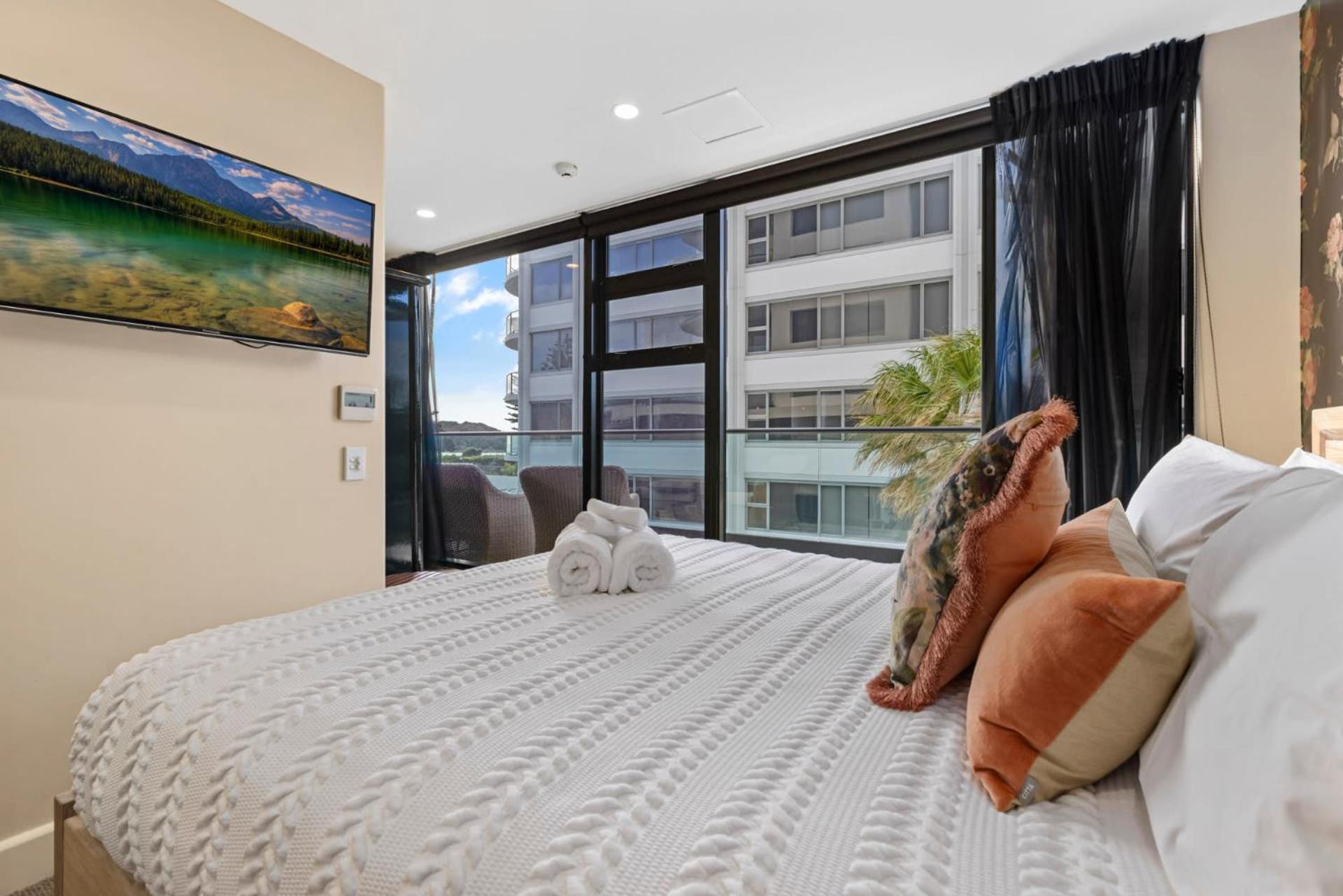 Marvelous Downtown Apartment Moments From Main Beach With Heated Pool, Gym And Parking เมาท์มองานุย ภายนอก รูปภาพ