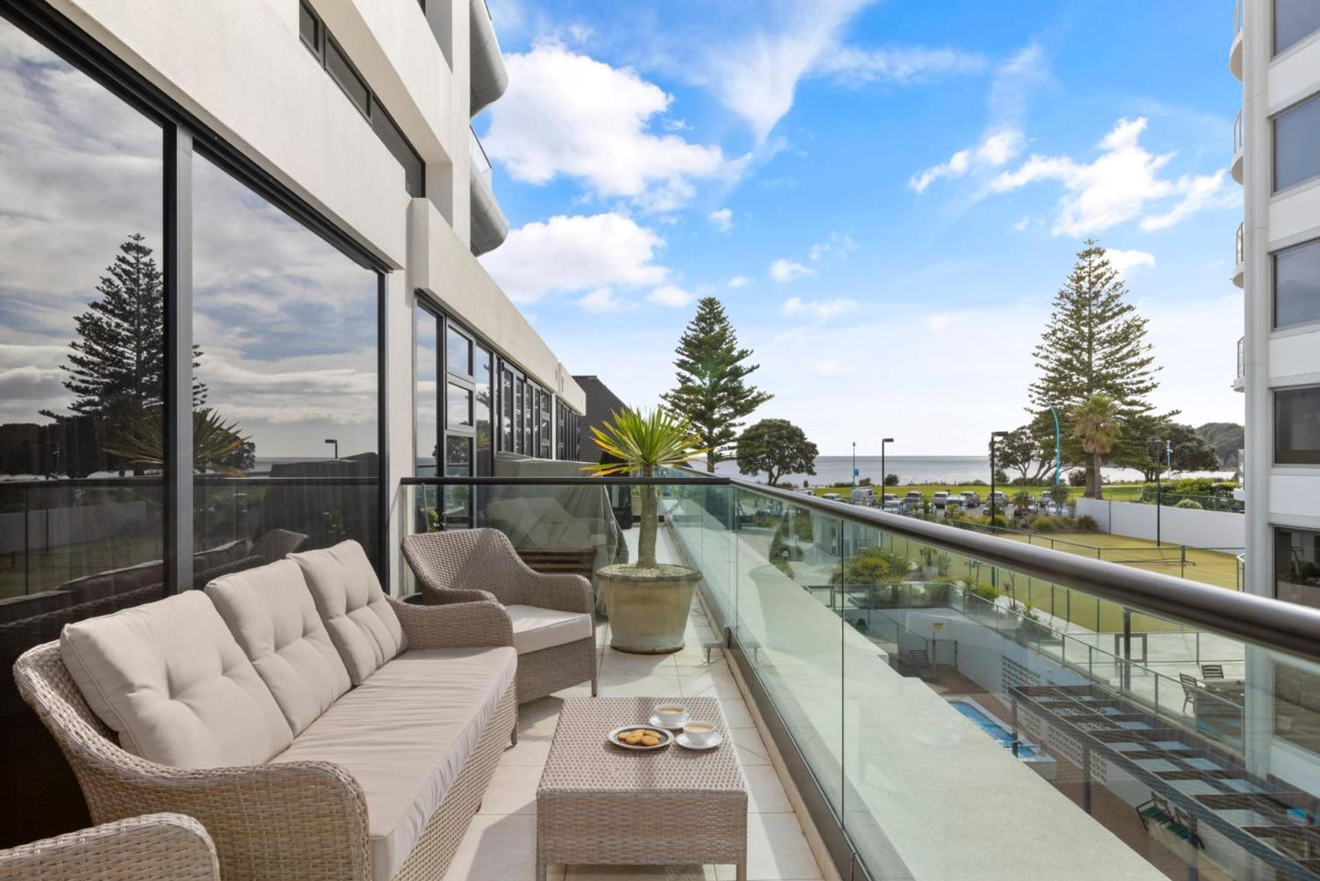 Marvelous Downtown Apartment Moments From Main Beach With Heated Pool, Gym And Parking เมาท์มองานุย ภายนอก รูปภาพ